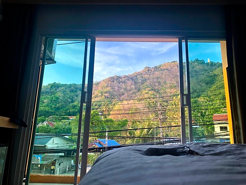 Tall Tree Poshtel Phuket