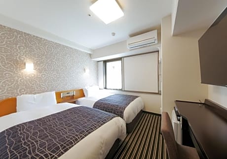 Twin Room - Non-Smoking