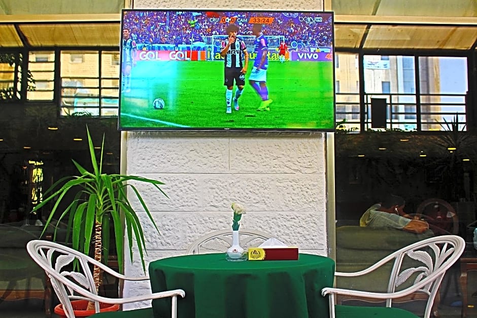 Al Fanar Palace Hotel and Suites