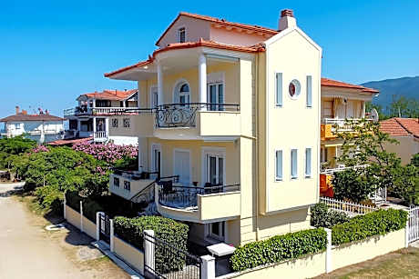 PRIME LUXURY VILLA BEACH FRONT