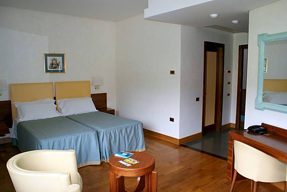 Photo 1 of 5 of Single Room