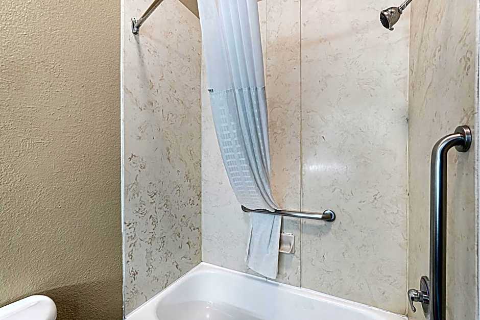 La Quinta Inn & Suites by Wyndham Houston Hobby Airport