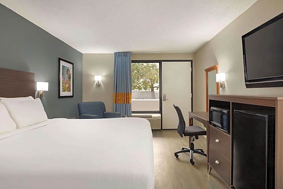 Baymont by Wyndham Wilmington