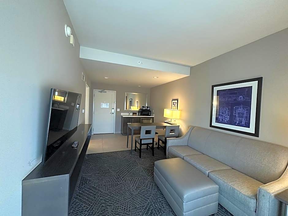 Embassy Suites By Hilton Kansas City/Olathe