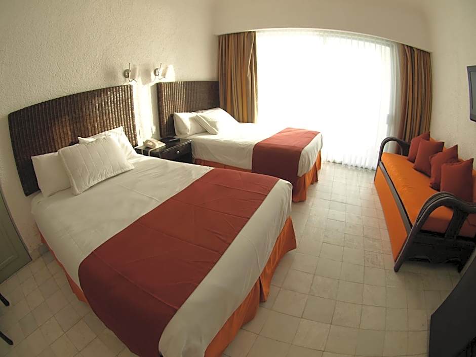 Sierra Mar All Inclusive at Tesoro