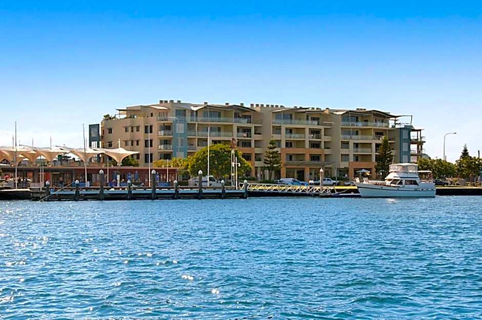 Riverside Holiday Apartments