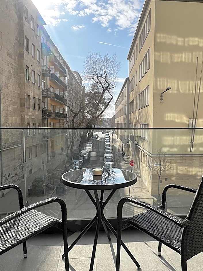 RH Suites