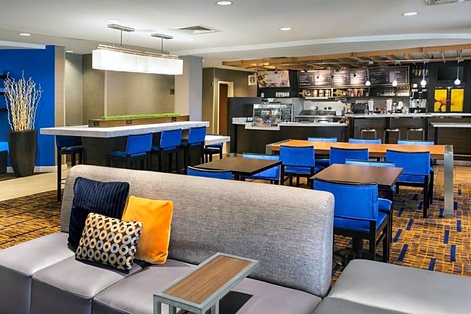 Courtyard by Marriott Portland Airport