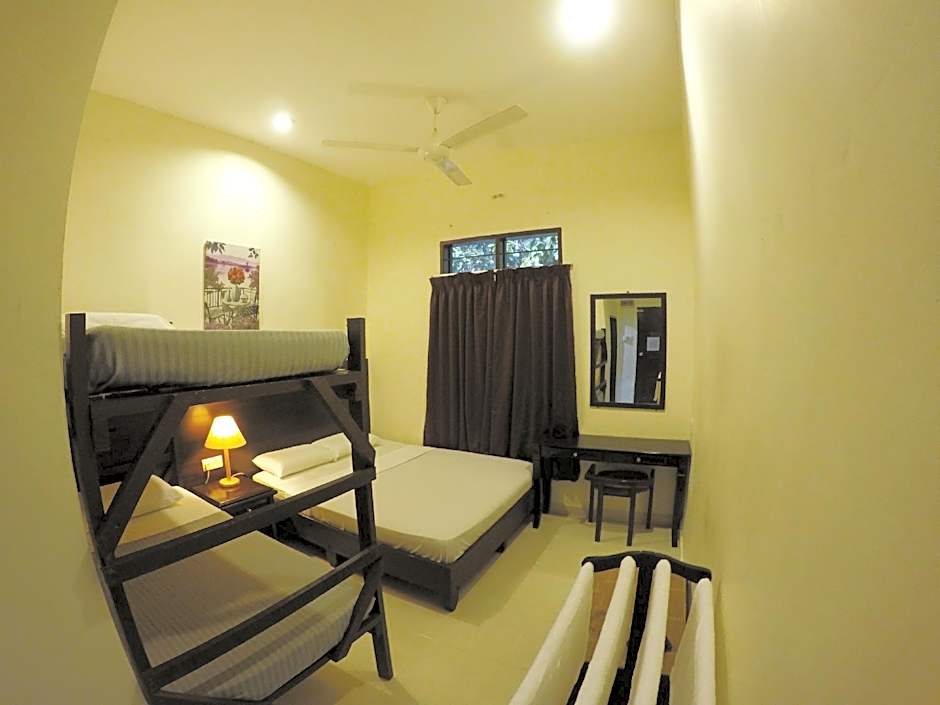 Perhentian Tivoli Inn