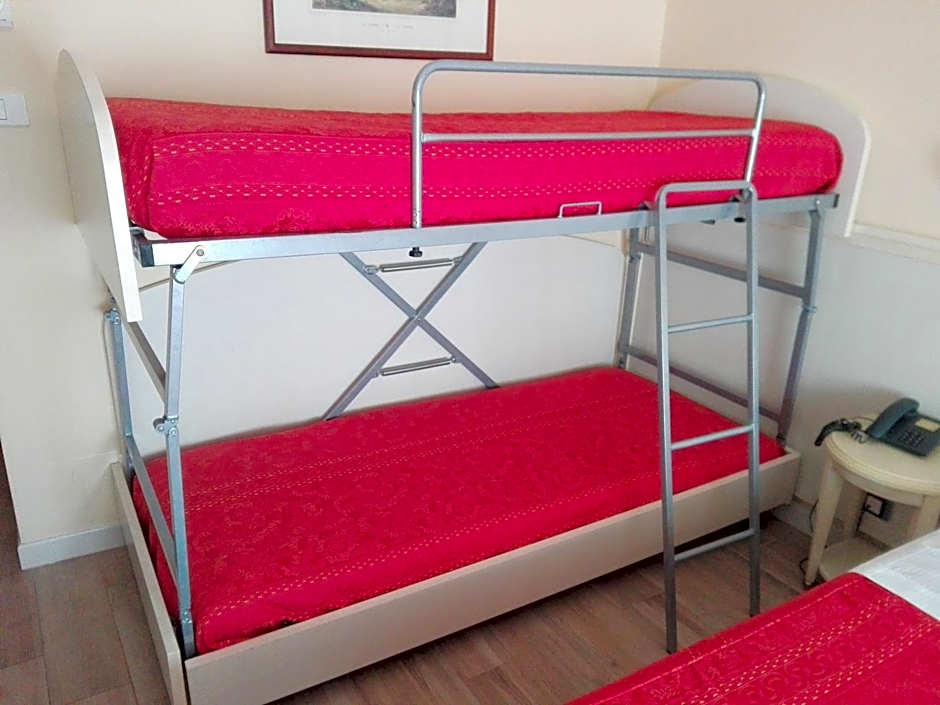 Hotel lo Squalo