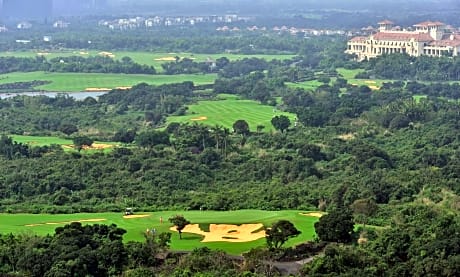 Suite, 1 Bedroom, Golf View (1 King Bed)