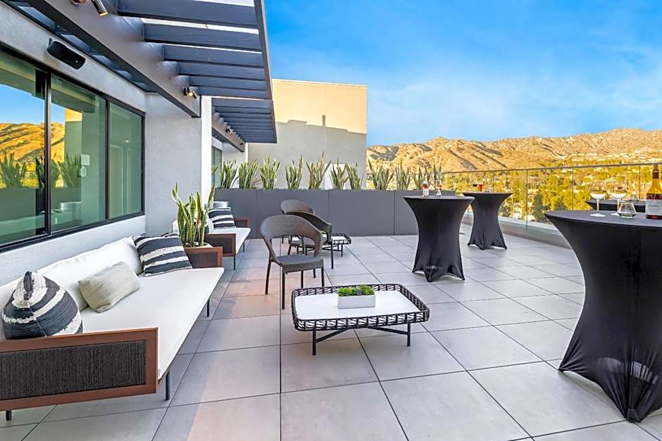 Cambria Hotel Burbank Airport