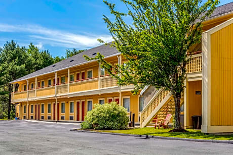 Econo Lodge Freeport