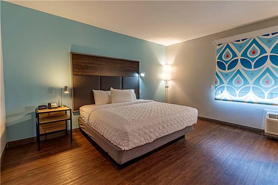 Tru by Hilton McKinney