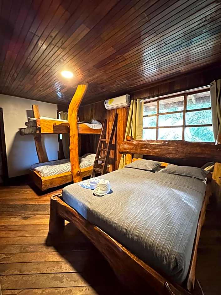 Hotel La Isla Inn