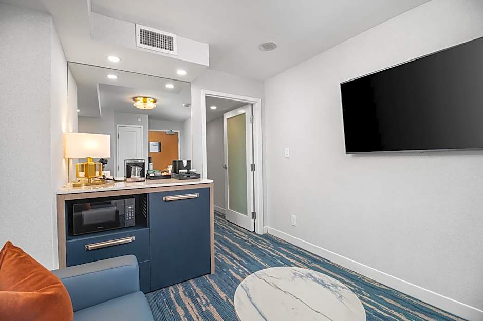 Tower Hotel at Fallsview