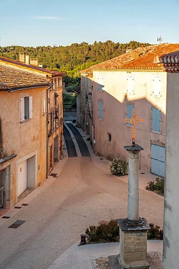 Les Greniers Du Château
