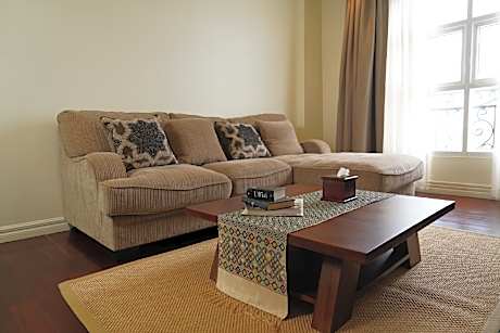 One-Bedroom Deluxe Apartment