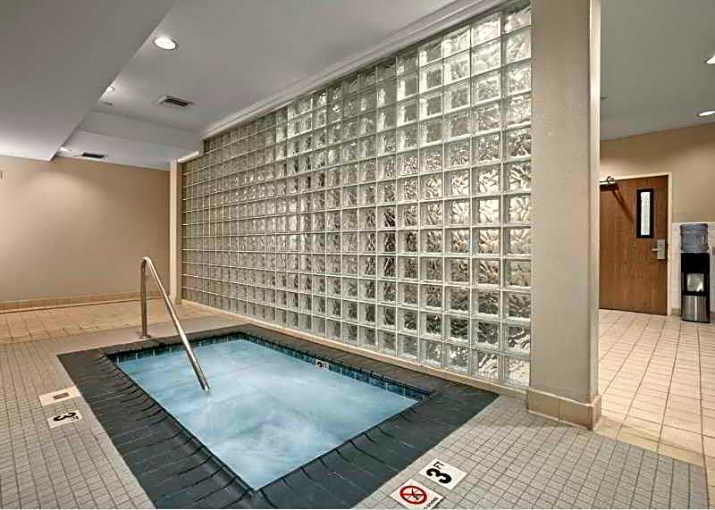 Comfort Inn & Suites Oakland