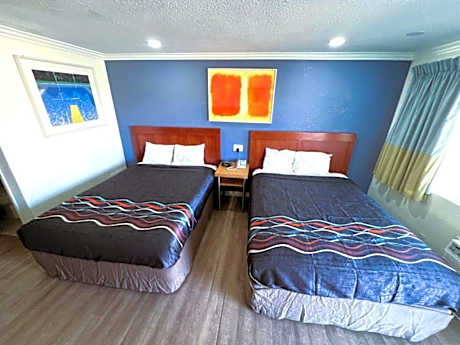 2 Queen Beds Non-Smoking
