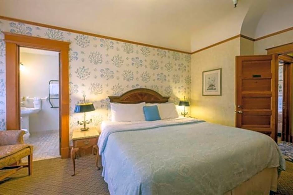 Pacific Grove Inn
