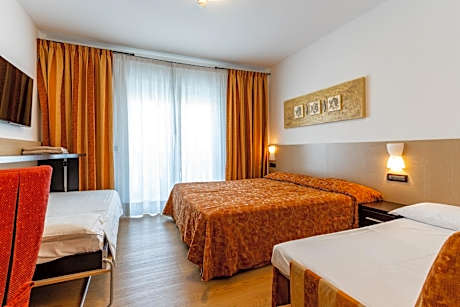 Family Room with 2 Extra Beds (2 Adults + 2 Children)