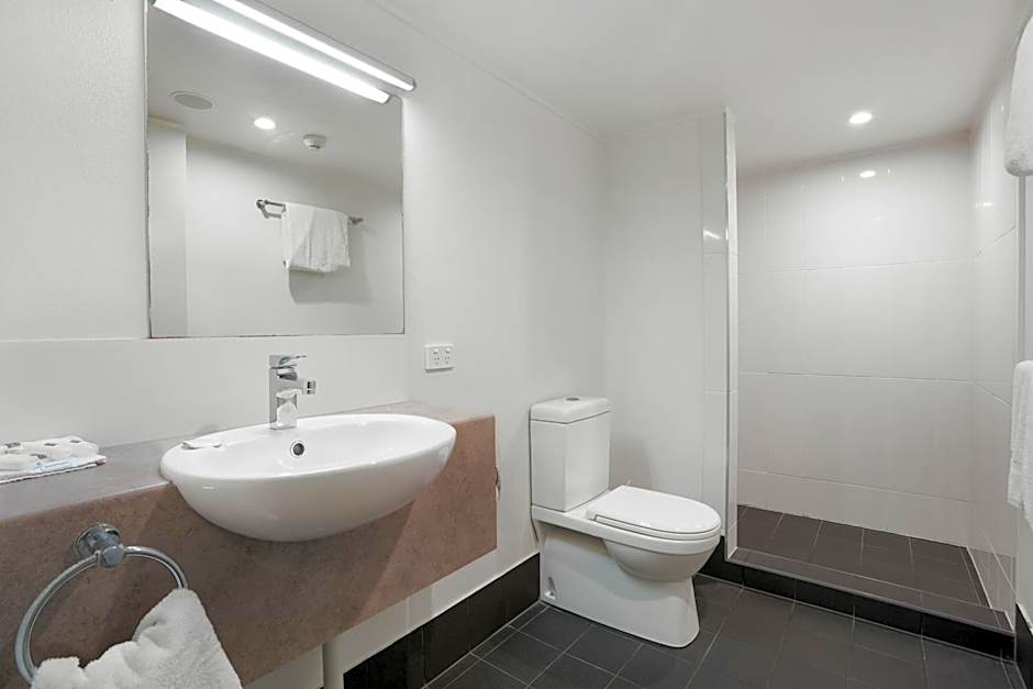 Gladstone Reef Hotel Motel