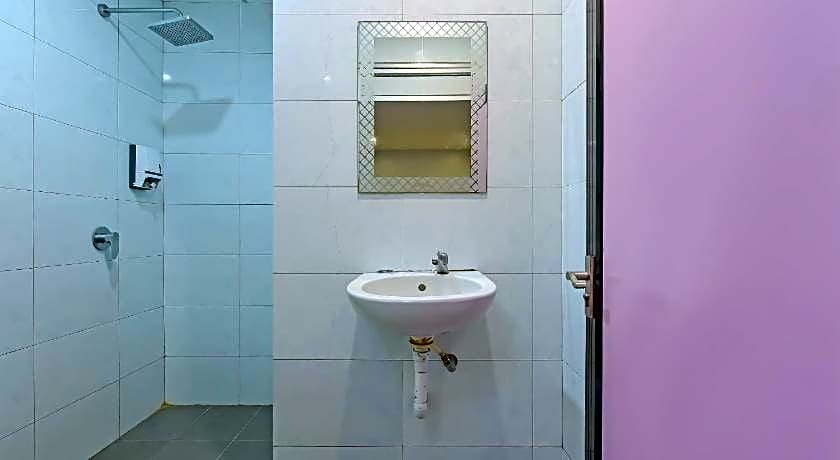 OYO 880 Hotel Purple Town