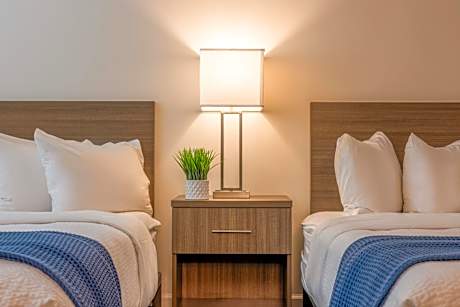 Inn At Moss Landing Point