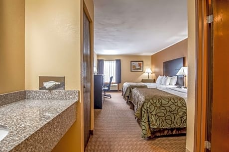 Queen Room with Two Queen Beds - Accessible/Non-Smoking