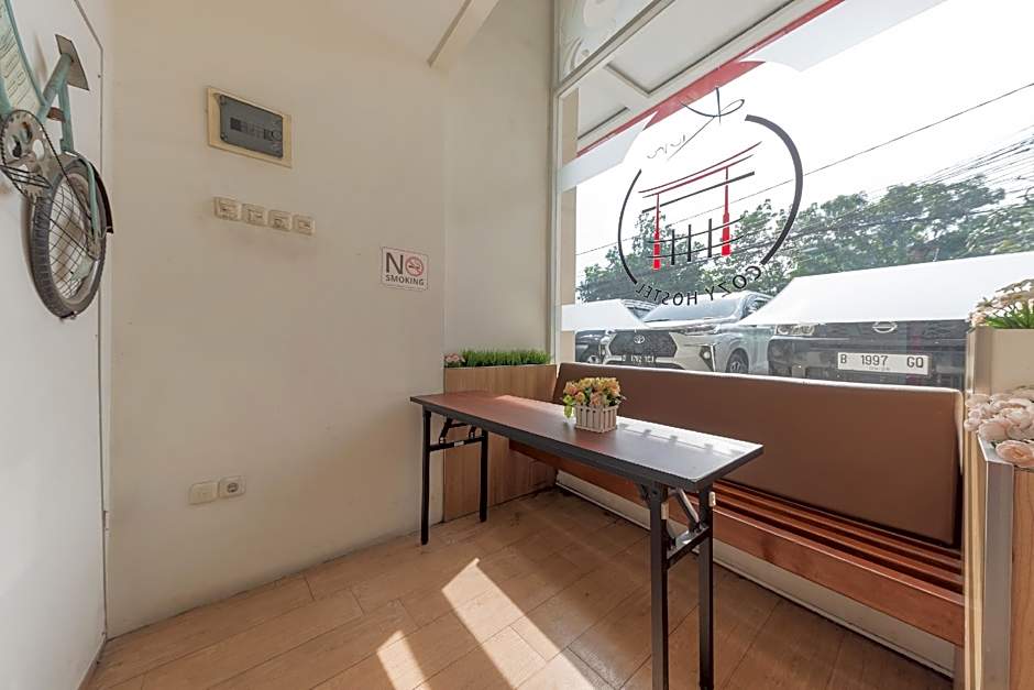 Kiara Cozy Kircon Hostel By RedDoorz – Bandung, KY