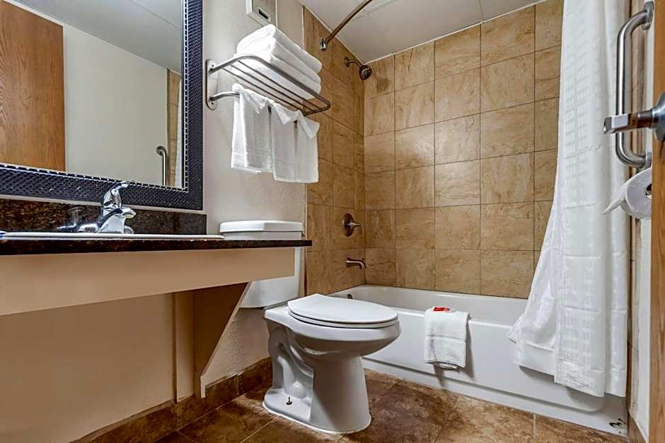 Econo Lodge Hays I-70