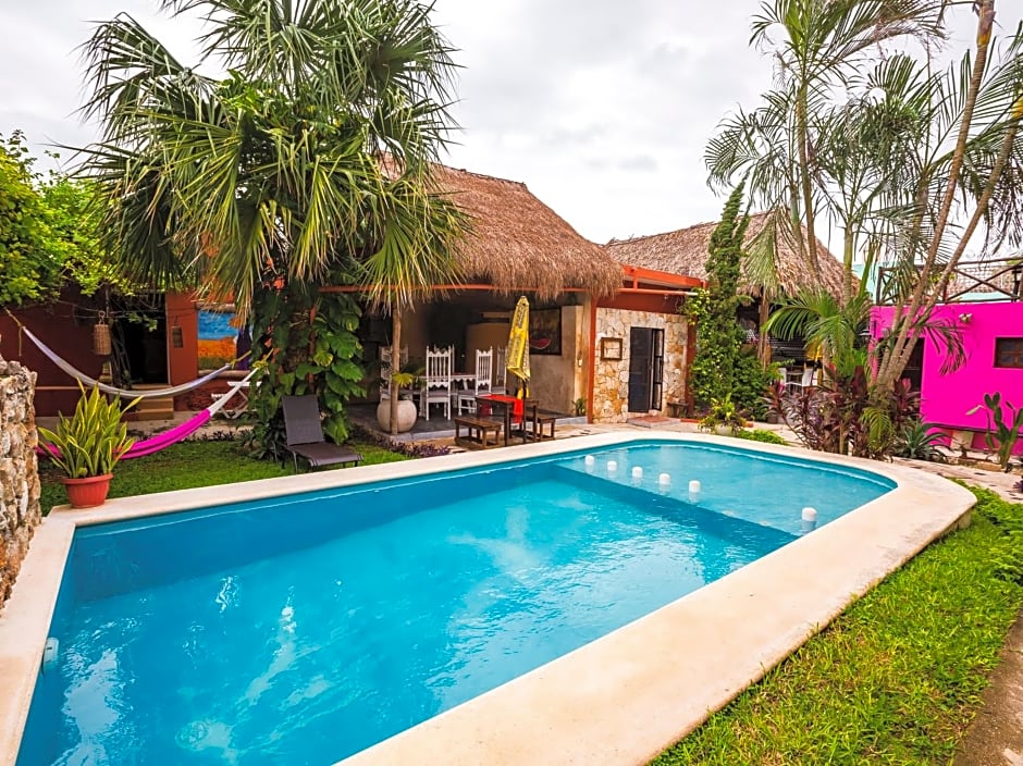 Casa Aluxes Hotel