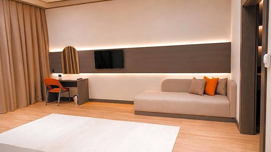 Hilly Hotel