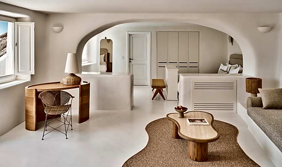 Mystique, a Luxury Collection Hotel, Santorini