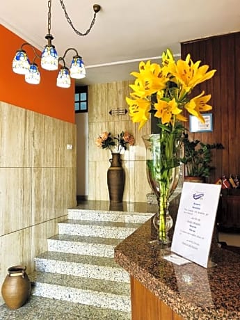 Apartamentos Frontera