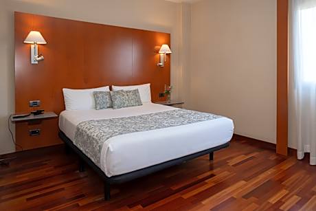 DOUBLE STANDARD ROOM