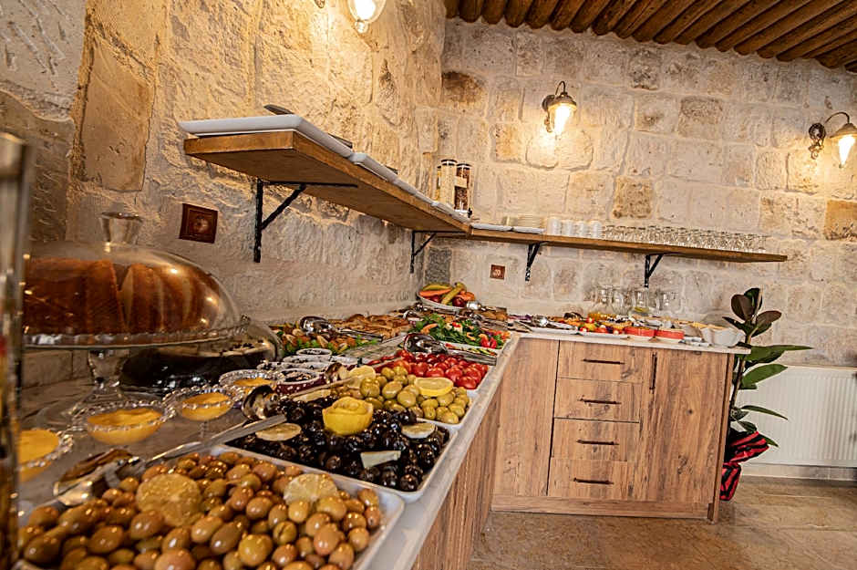 Ares Cave Suites