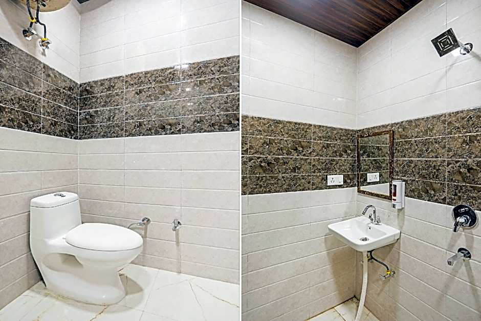 OYO Flagship 80575 Kashish Residency Near Model Town Metro Station – Delhi, NY