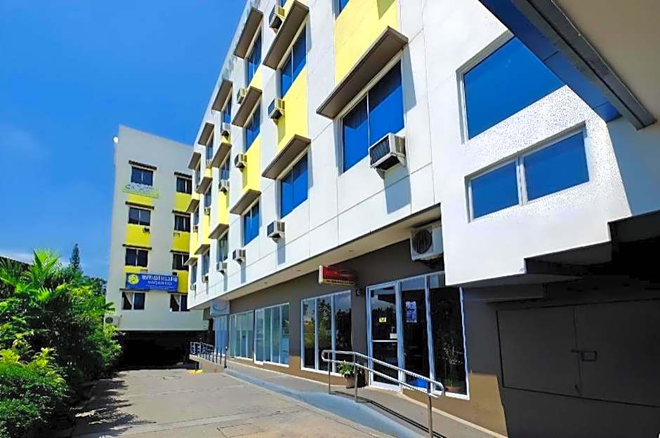 OYO 187 The Maxwell Hotel