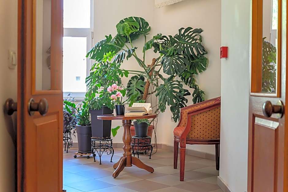 Primavera 2 Hotel
