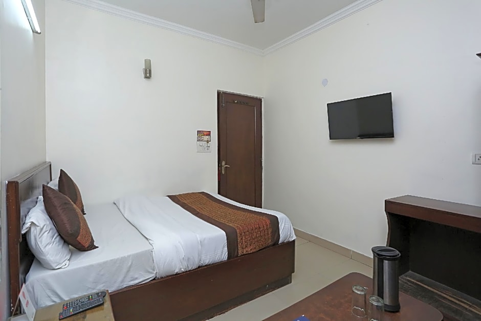 OYO 524 Hotel Sun International