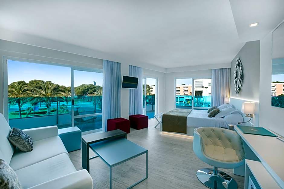 Plaza Santa Ponsa Boutique - Adults Only.