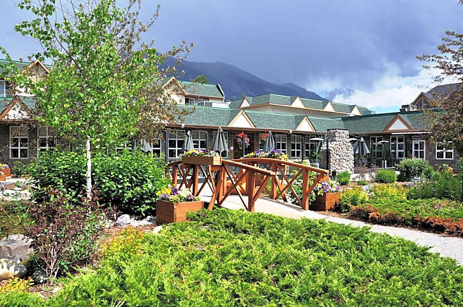 Coast Canmore Hotel & Conference Centre