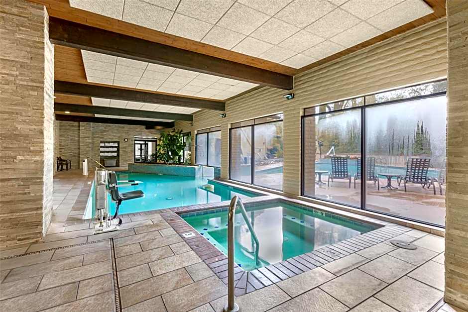 Best Western Plus Arroyo Roble Hotel & Creekside Villas