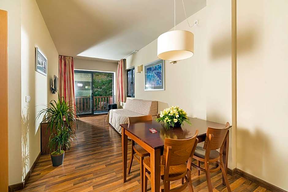 Guitart La Molina Aparthotel & Spa