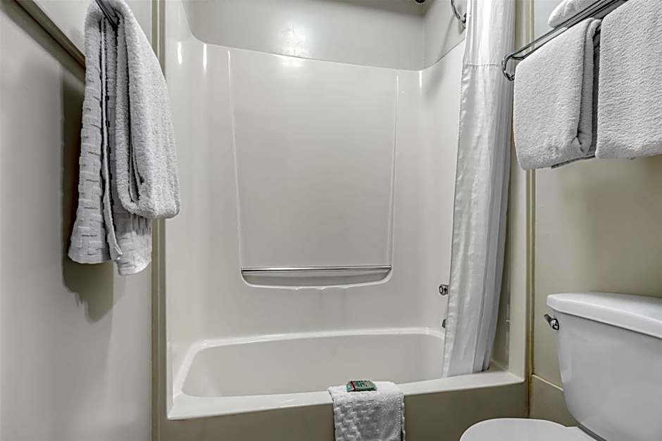 SureStay Plus Hotel By Best Western Salmon Arm