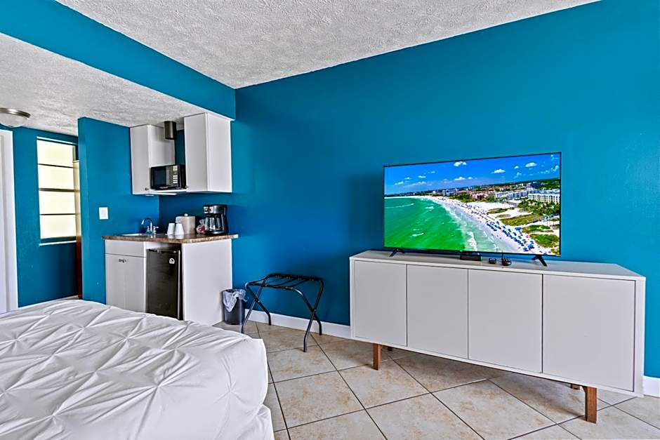 Oceanfront Inn, Private Balcony, 2 Full Beds #16
