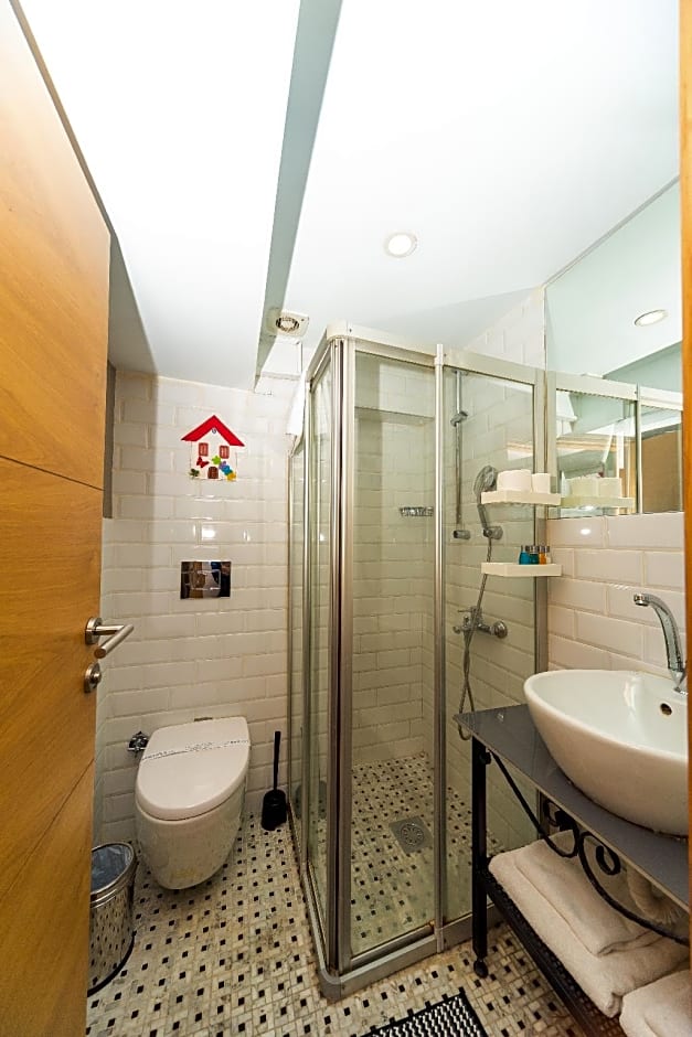 Istanbul Box Hotel