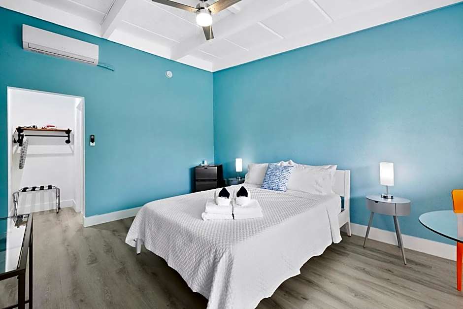 The New Yorker Miami Hotel